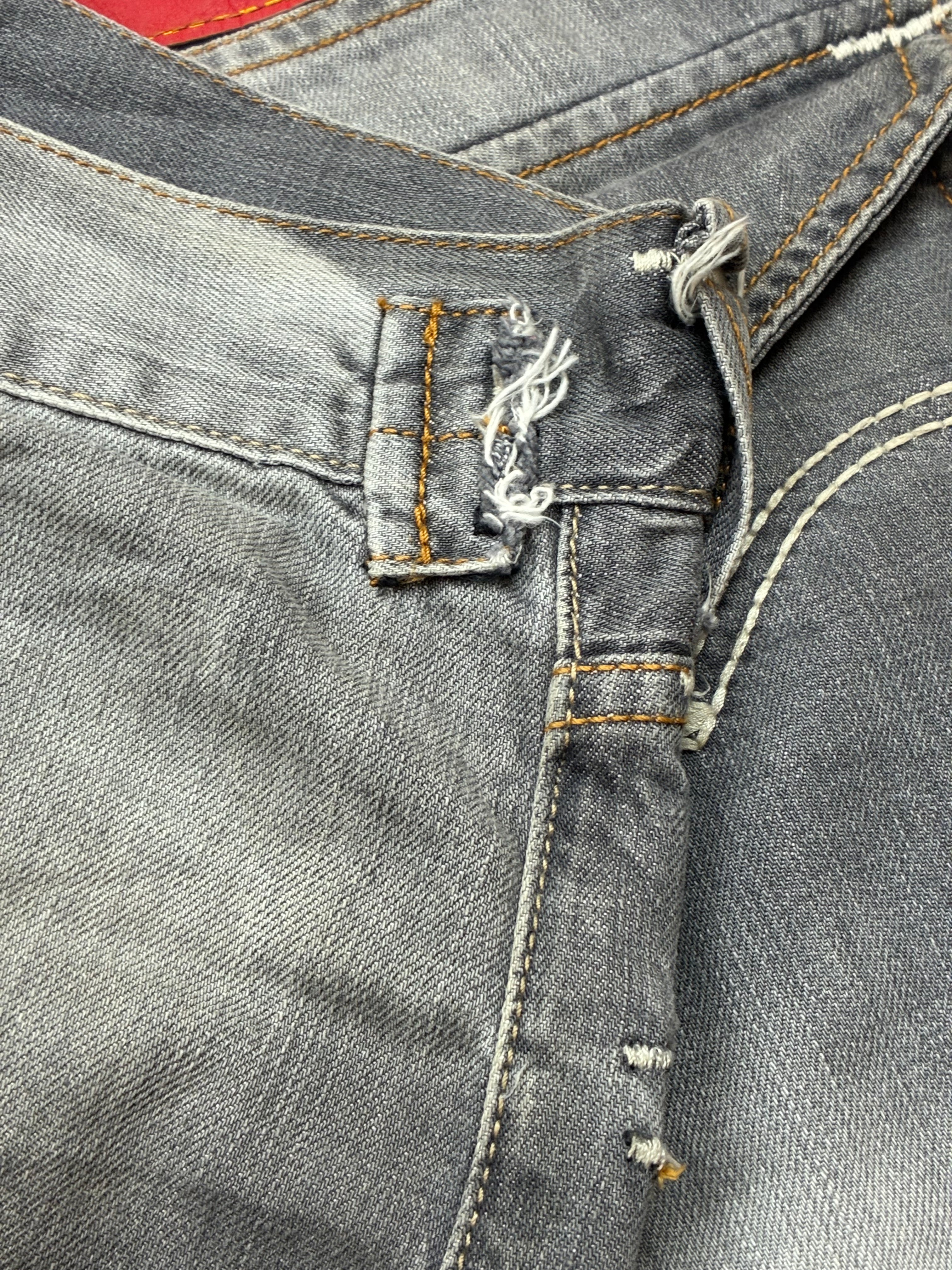 Levi’s R Edition — Jeans Vintage Grigio Sfumato (Raro)