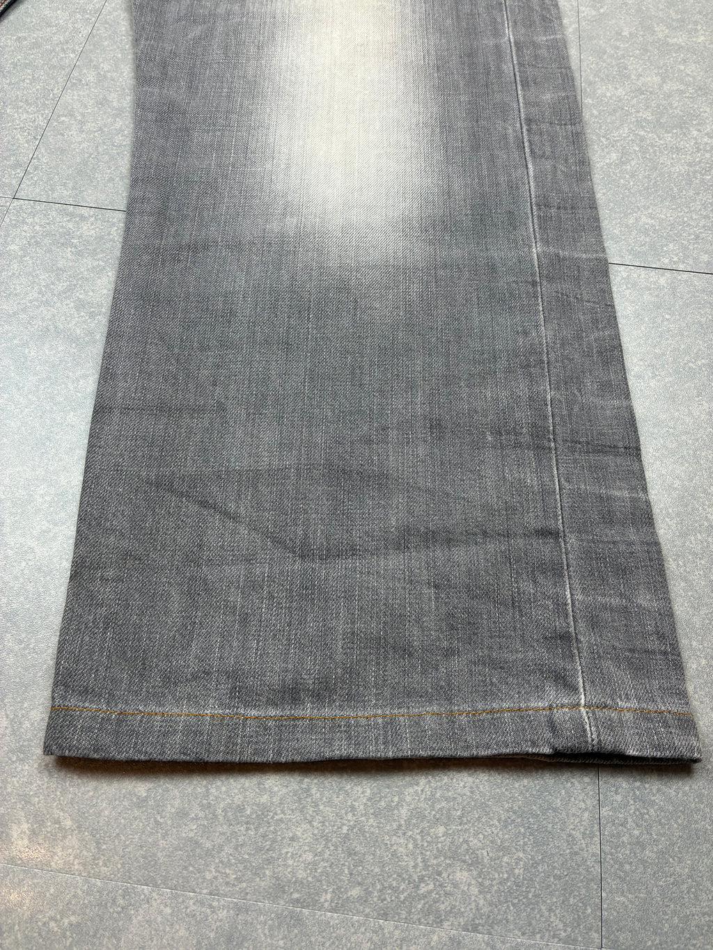 Levi’s R Edition — Jeans Vintage Grigio Sfumato (Raro)
