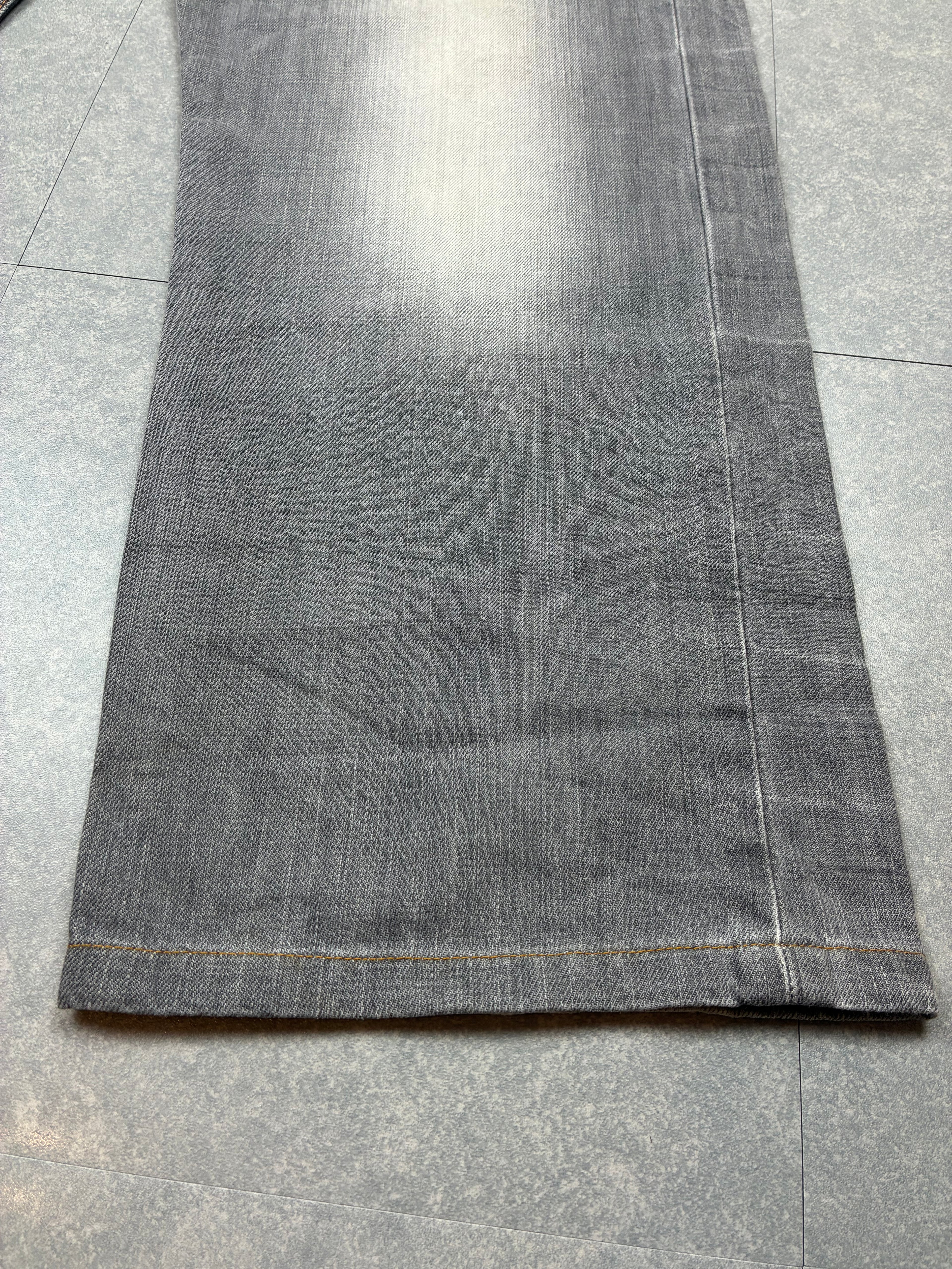 Levi’s R Edition — Jeans Vintage Grigio Sfumato (Raro)