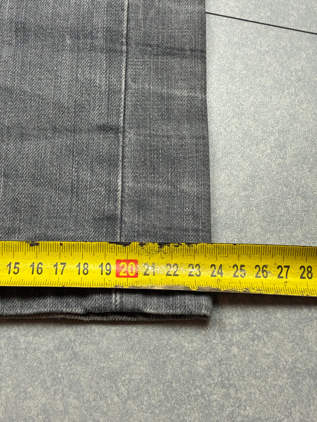 Levi’s R Edition — Jeans Vintage Grigio Sfumato (Raro)