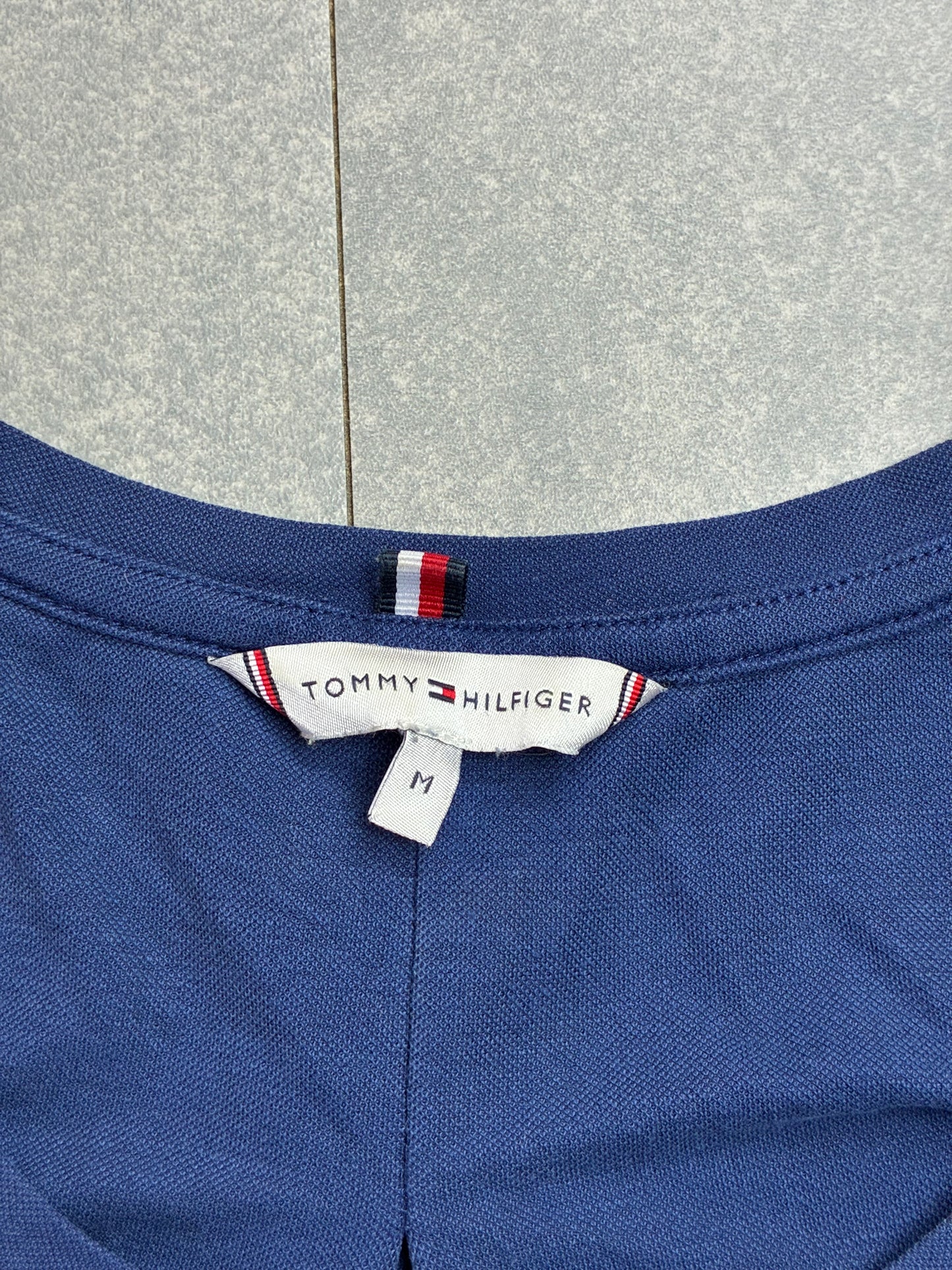 T-shirt Tommy Hilfiger Donna Blu Navy Essential – Taglia M, come nuova