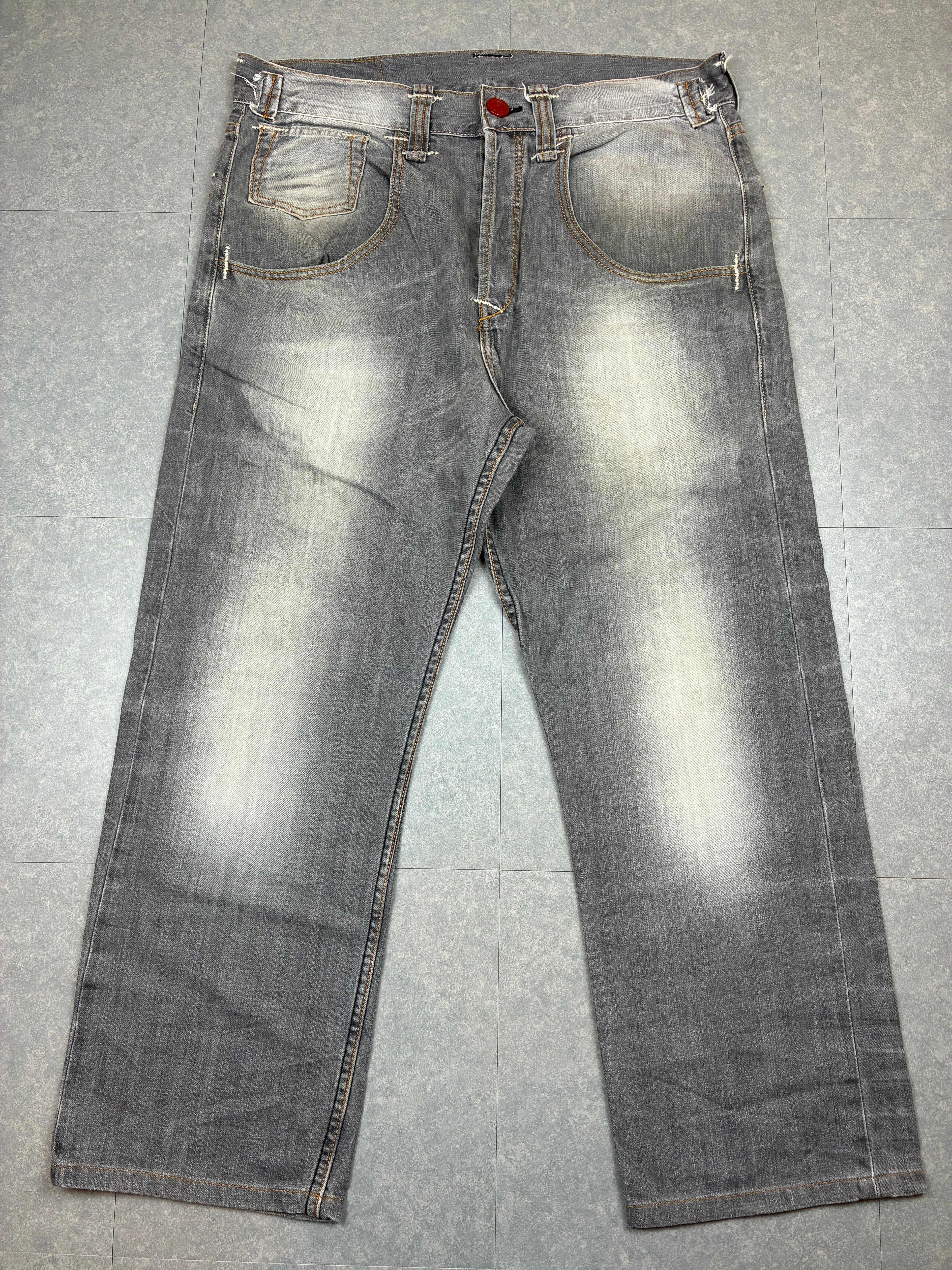 Levi’s R Edition — Jeans Vintage Grigio Sfumato (Raro)