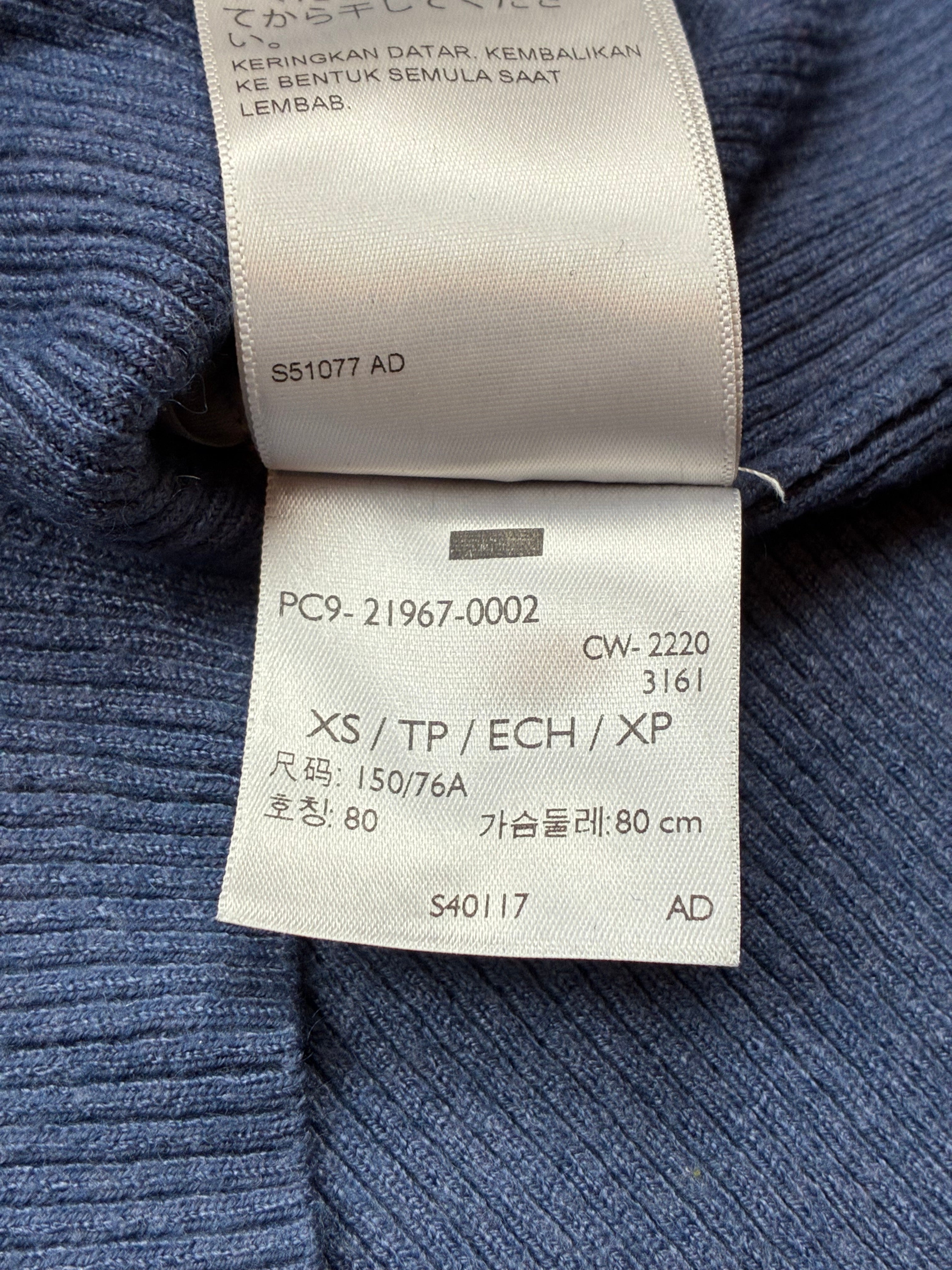 Maglione Levi’s® blu navy a coste con logo rosso — taglia XS