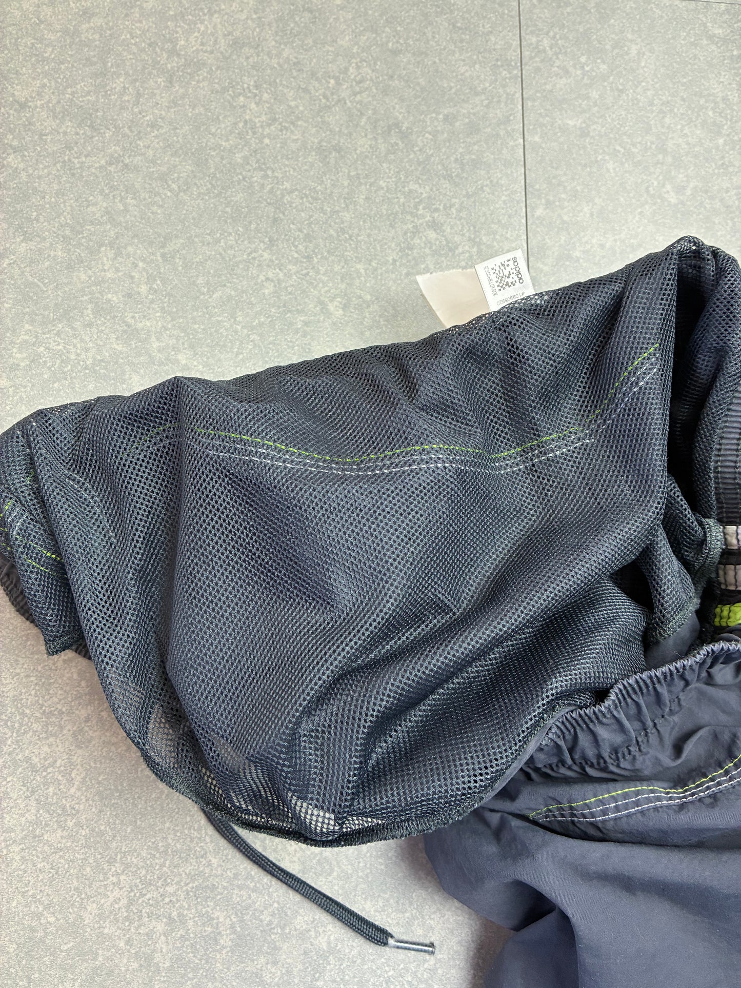 Costume da bagno Adidas blu navy con dettagli fluo – Taglia M