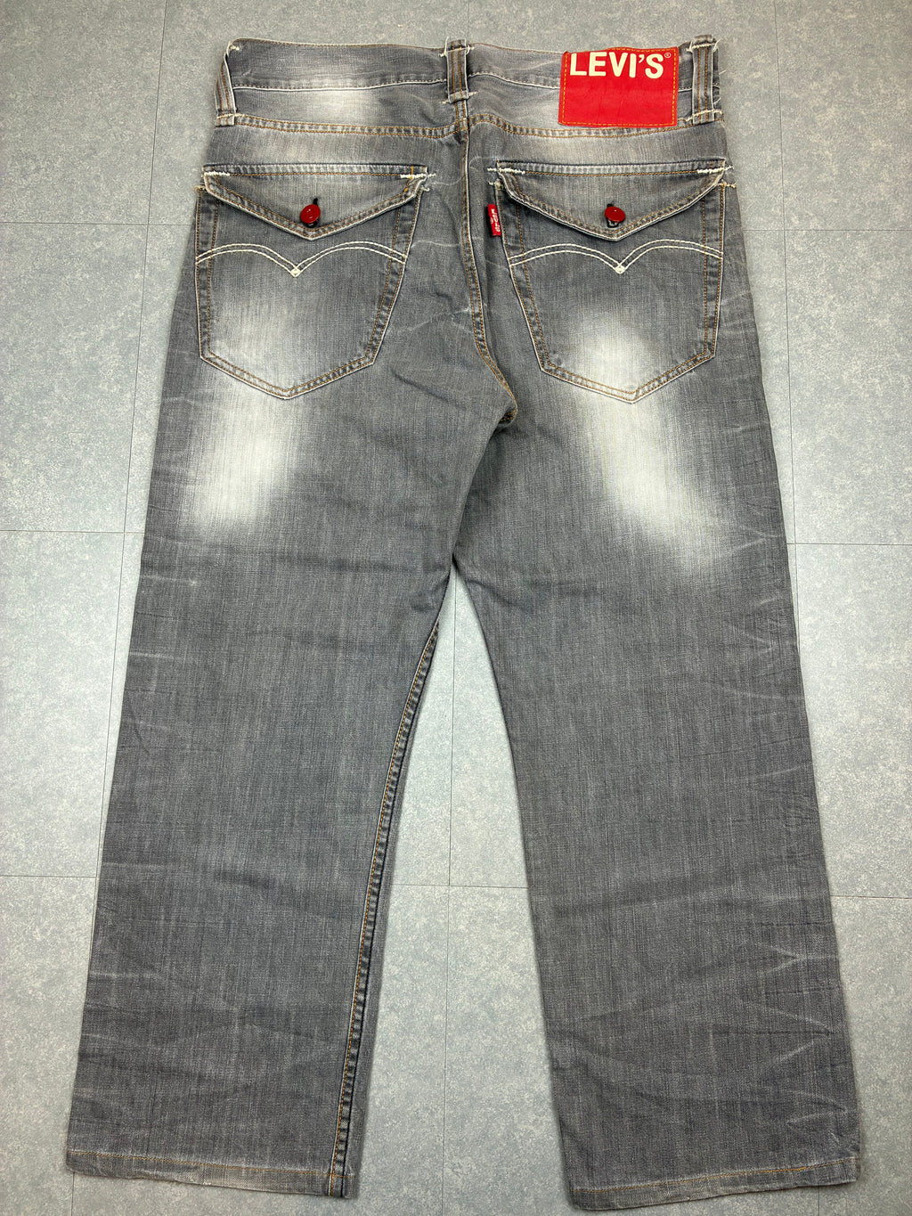 Levi’s R Edition — Jeans Vintage Grigio Sfumato (Raro)