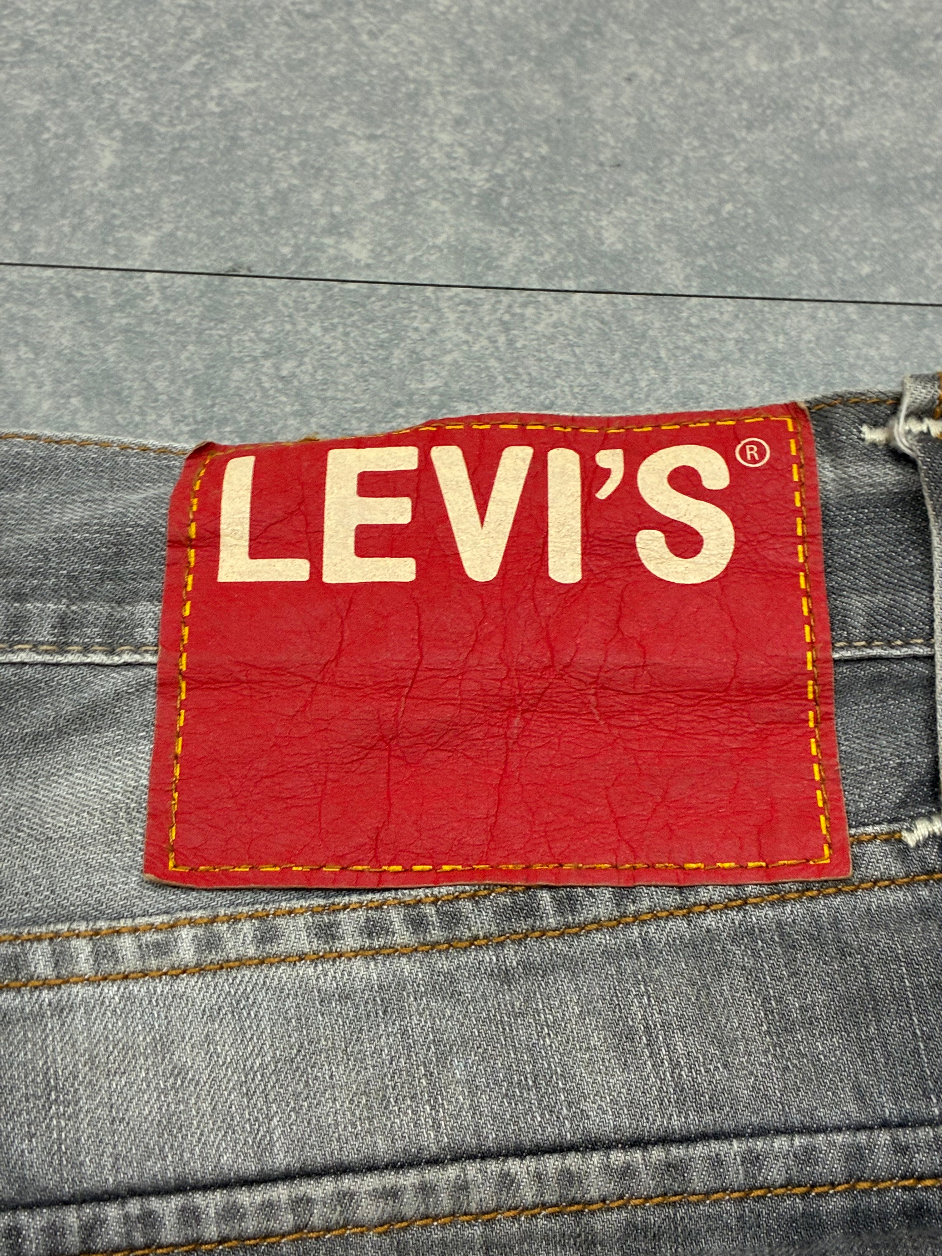 Levi’s R Edition — Jeans Vintage Grigio Sfumato (Raro)