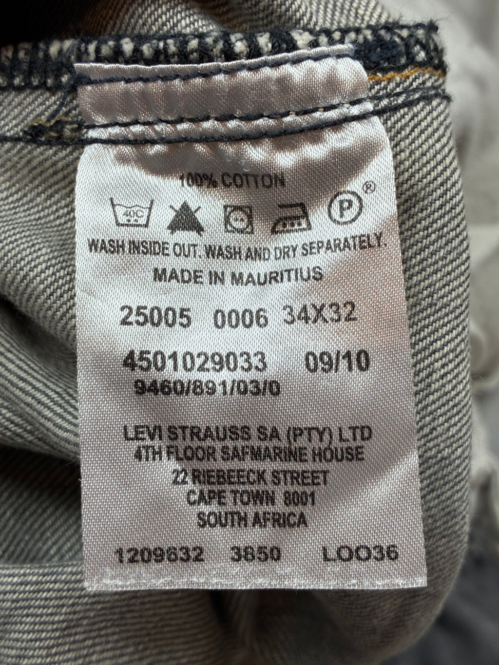 Levi’s R Edition — Jeans Vintage Grigio Sfumato (Raro)