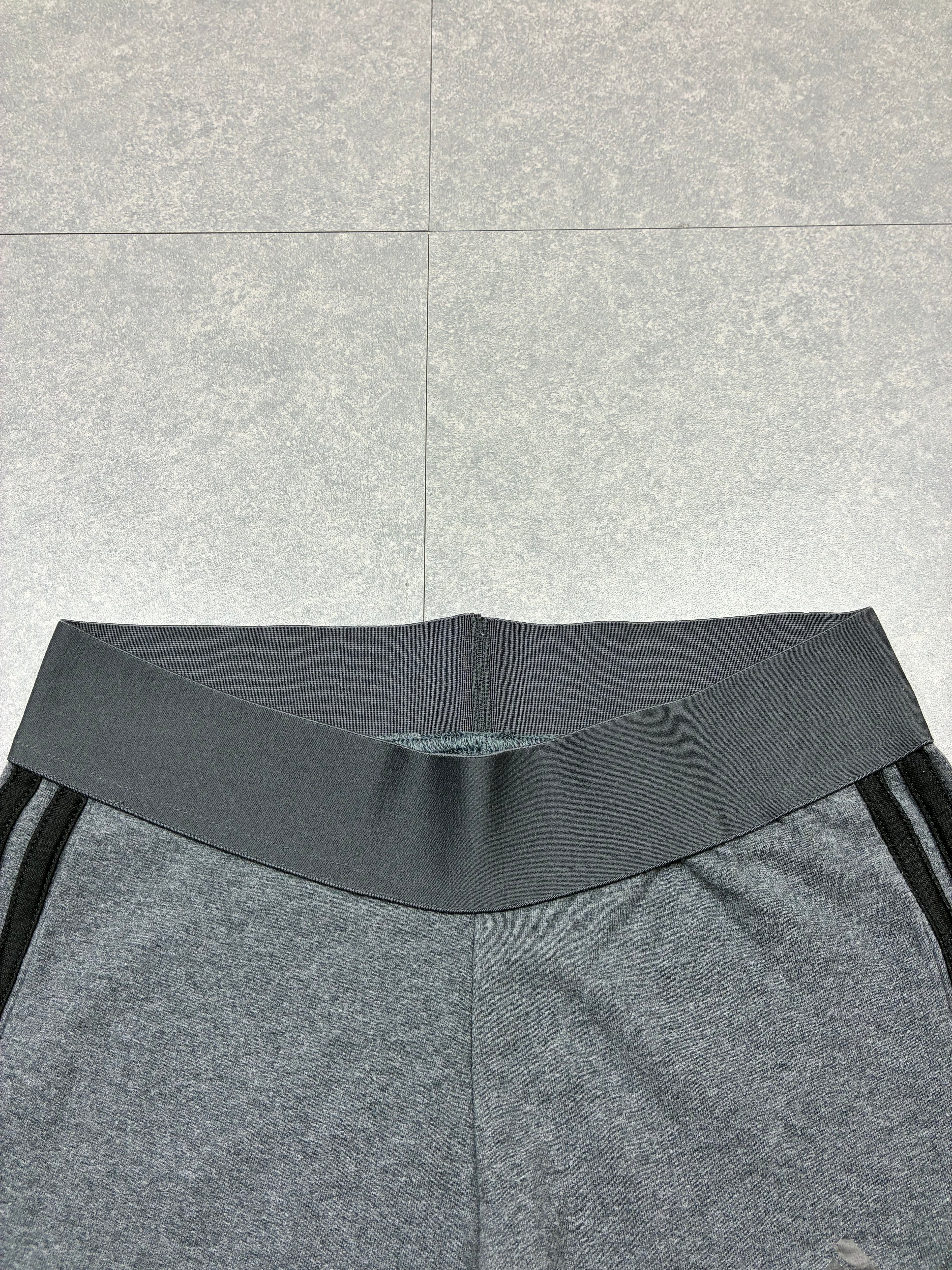 Leggings Adidas grigio scuro con linee nere - Taglia S