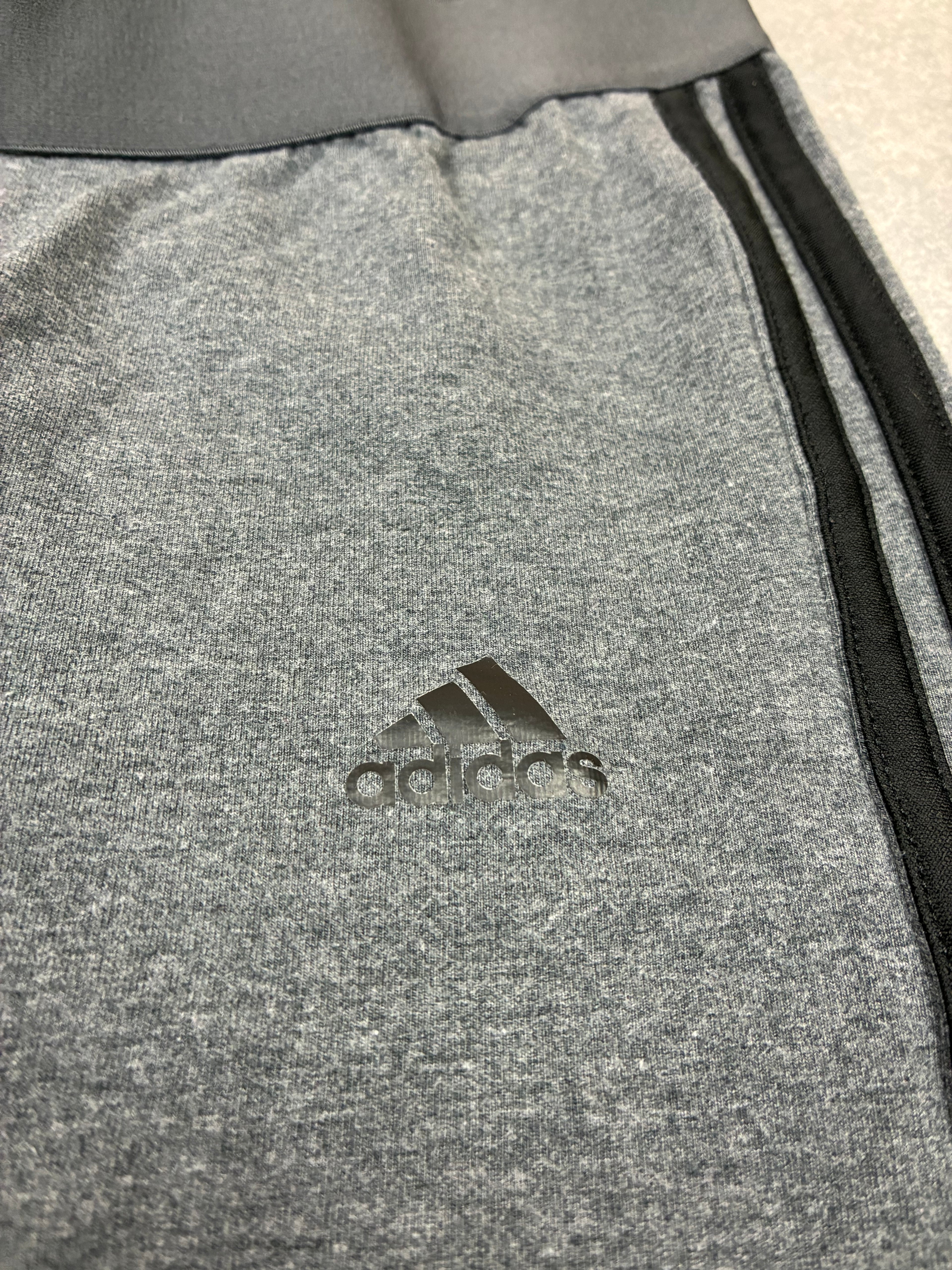 Leggings Adidas grigio scuro con linee nere - Taglia S