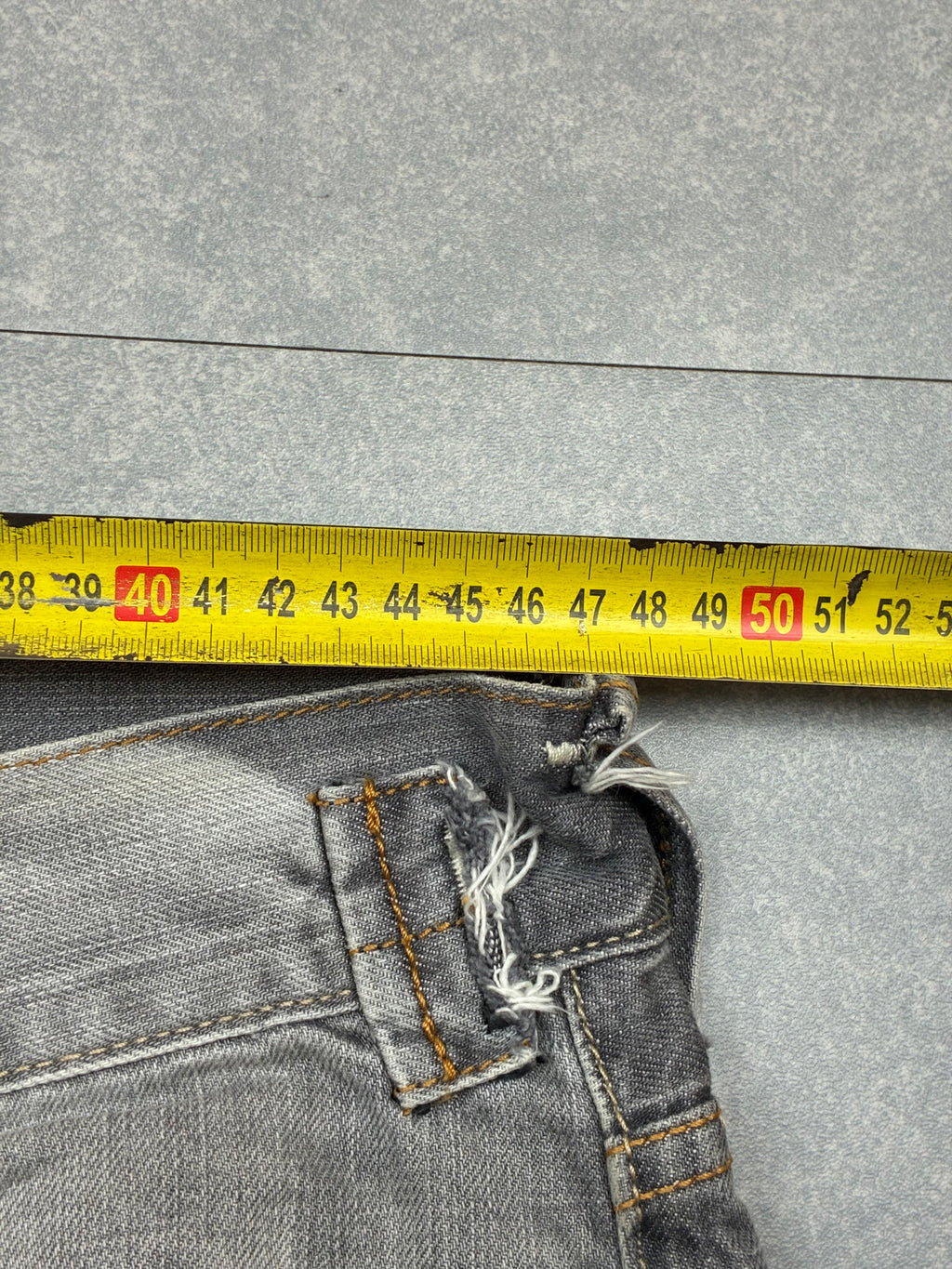 Levi’s R Edition — Jeans Vintage Grigio Sfumato (Raro)