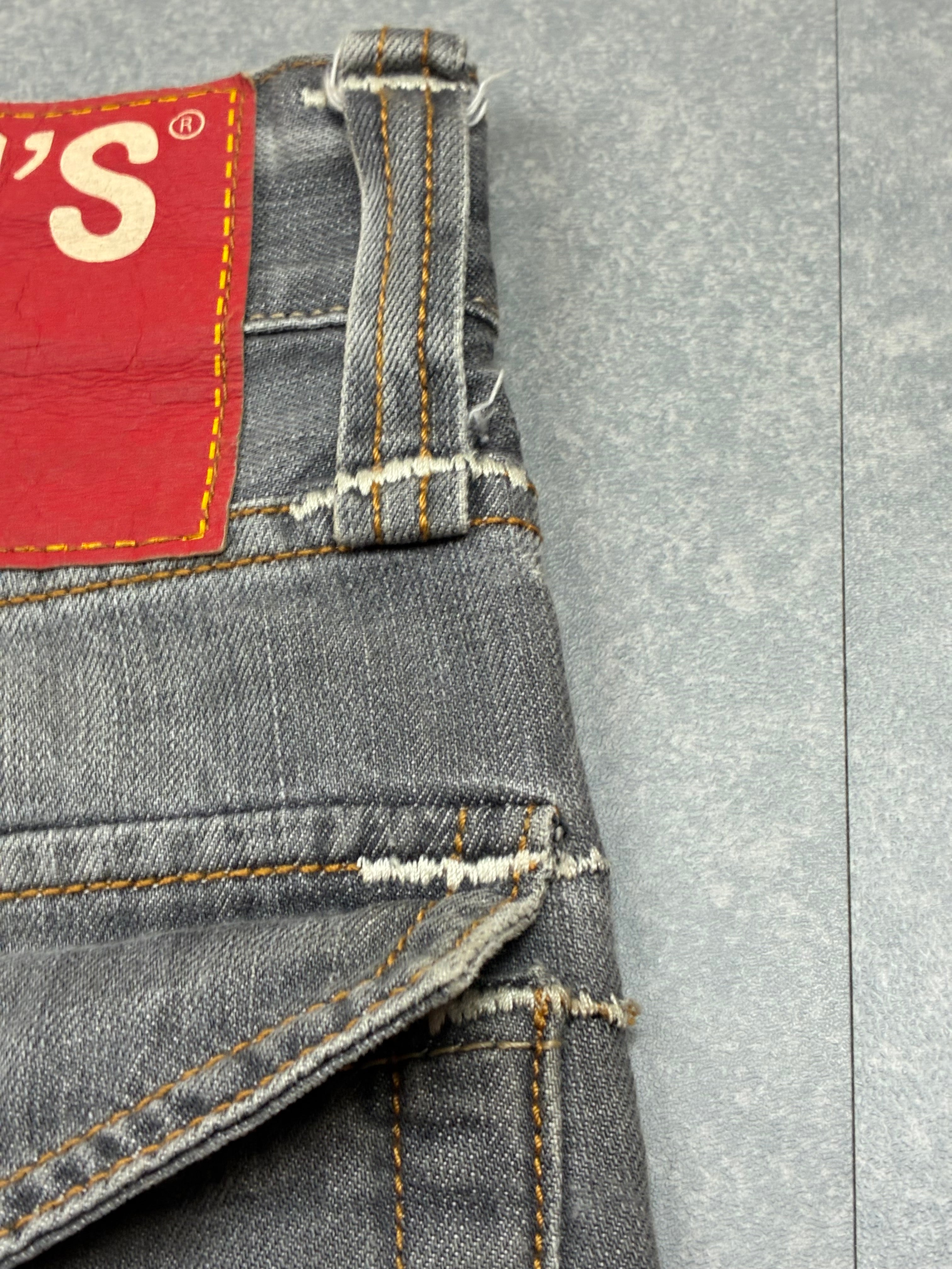 Levi’s R Edition — Jeans Vintage Grigio Sfumato (Raro)