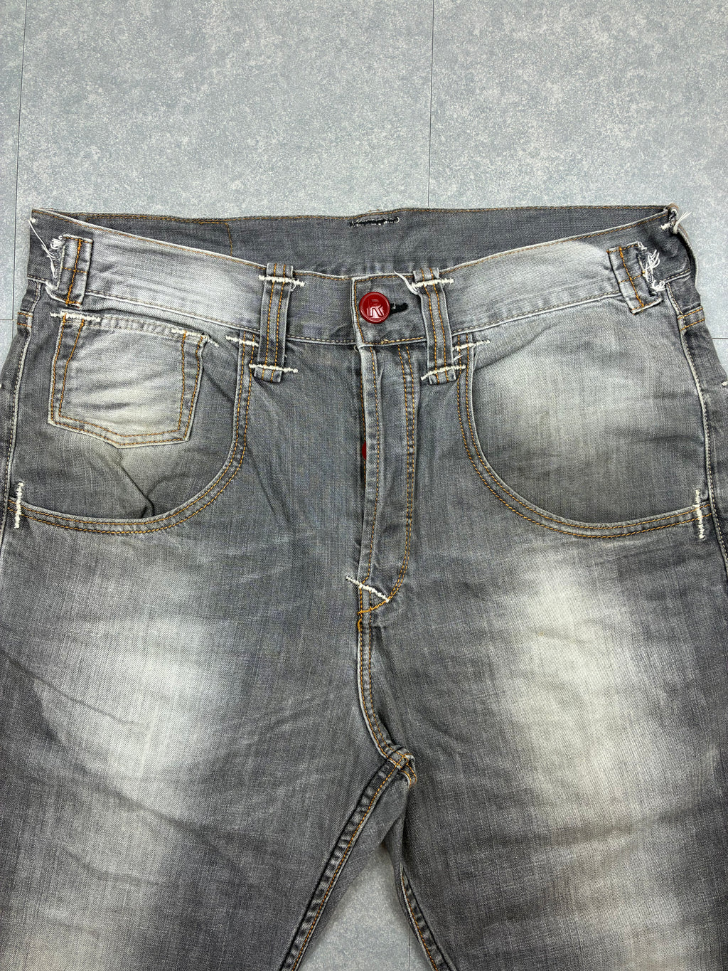 Levi’s R Edition — Jeans Vintage Grigio Sfumato (Raro)