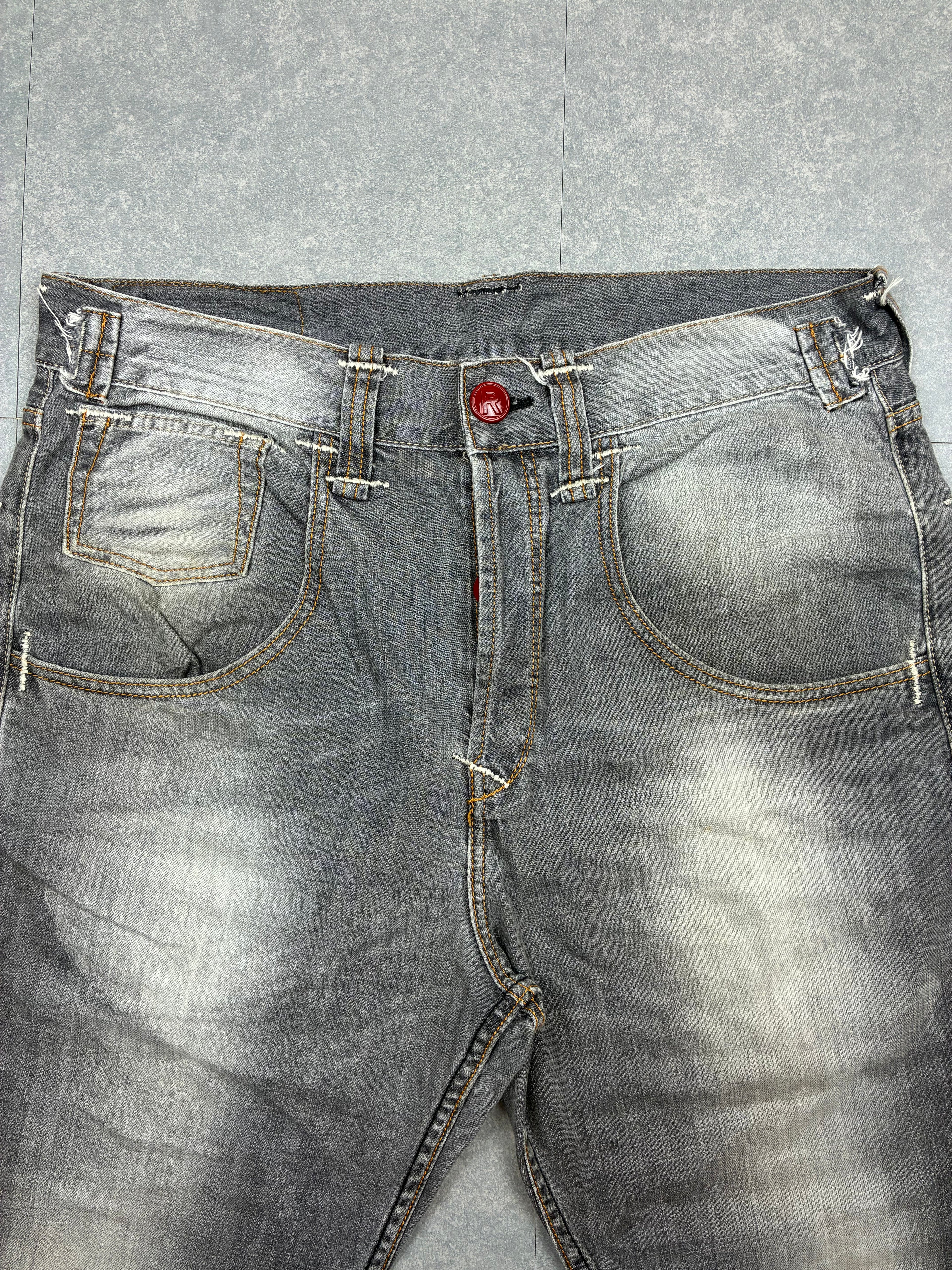 Levi’s R Edition — Jeans Vintage Grigio Sfumato (Raro)