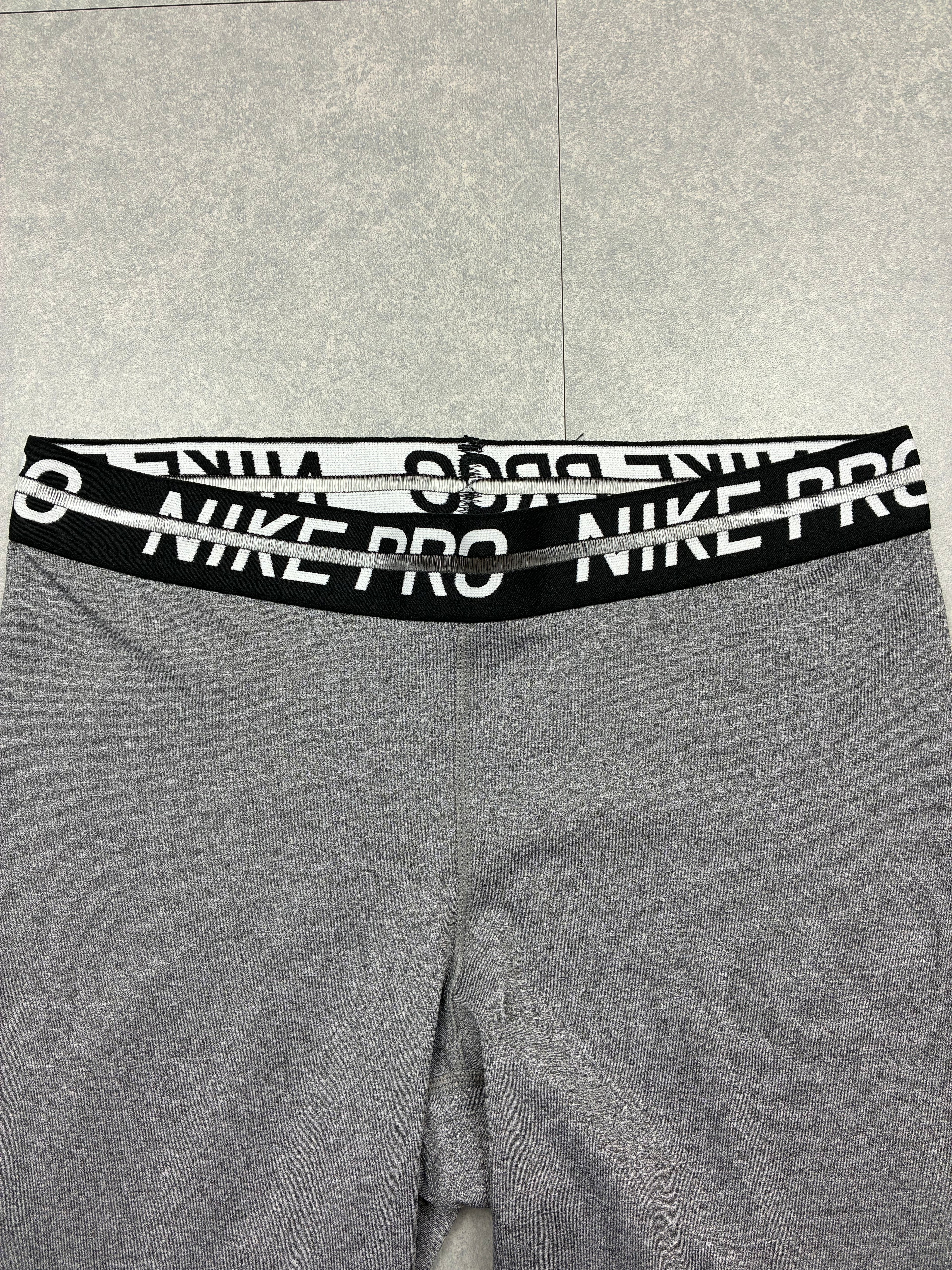 Leggings Nike grigio e nero - Taglia S